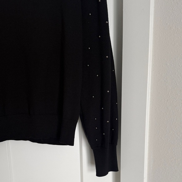 Evereve Elegant Black Sweater with Pearl Details - sz L - Picture 3 of 3